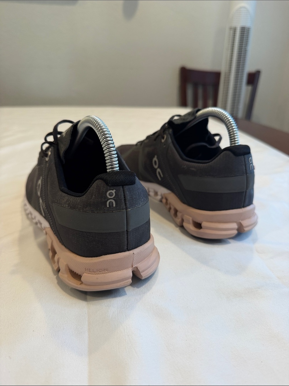 On Running Cloudflow Running Shoes Rock Rose SZ 8